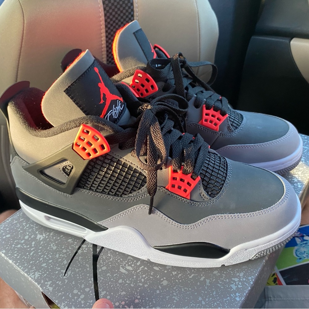 Jordan 4